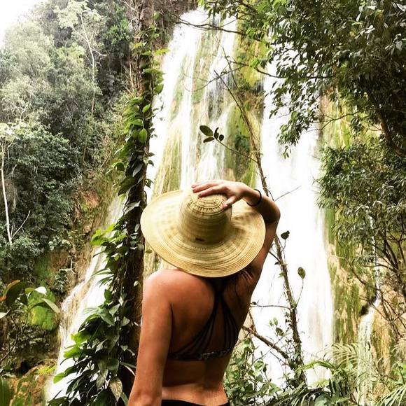 Meet your Posher, Jennifer - Picture 1 of 1